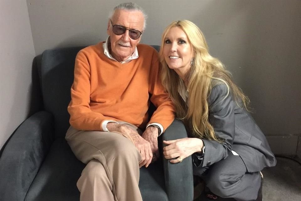 JC Lee llegó a un acuerdo en demanda contra Mac Anderson por desviar millones de dólares en recuerdos de su padre, Stan Lee.