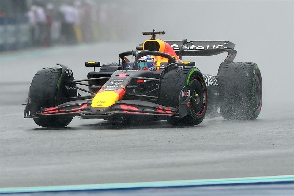 Max Verstappen en su primera prueba ya como papá.