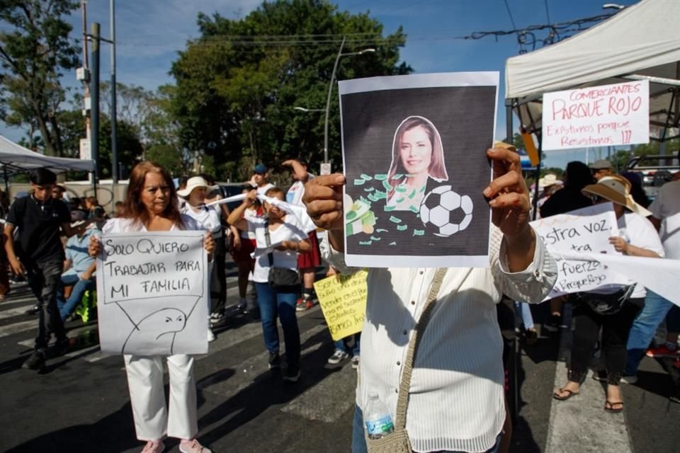 Las y los comerciantes exigen reunirse con la Alcaldesa Verónica Delgadillo.