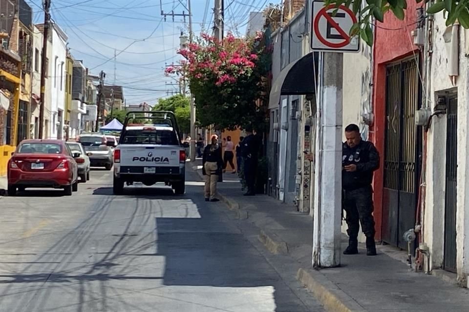 Un hombre fue herido de bala en la Colonia De Santiago, en Tlaquepaque, luego de que discutió con su hijastro en su vivienda.