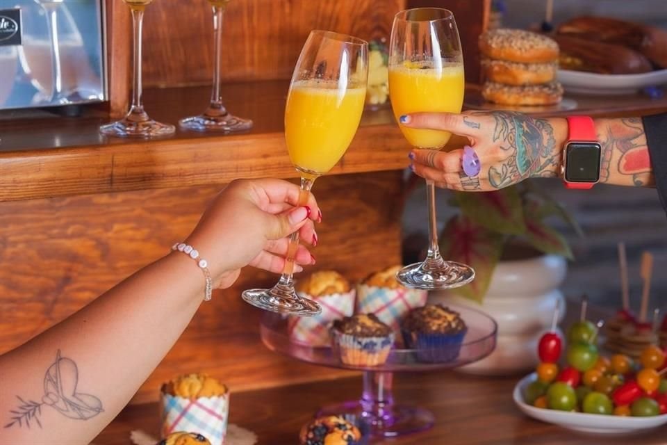 La panadería Buñuelo celebra el Día de las Madres con un brunch de pan artesanal, vino, mimosas y ejercicio para disfrutar en familia.