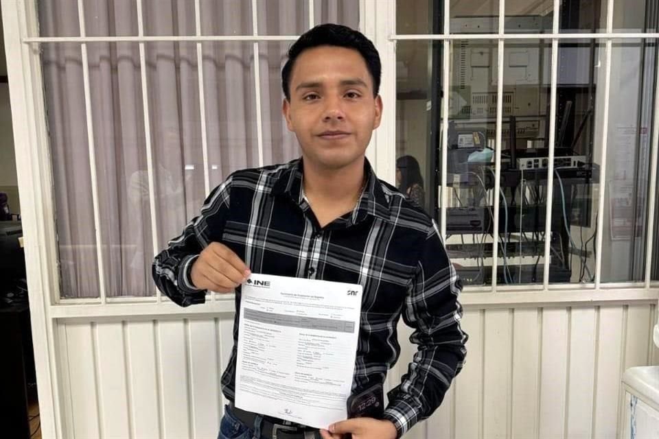 Luego del homicidio de Anuar Valencia, quien aspiraba a la Alcaldía de Coxquihui por Morena-PVEM en Veracruz, su hijo, Ramón Valencia Pérez, fue electo para sucederlo en la carrera electoral.