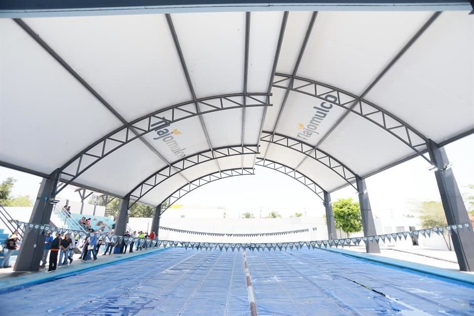 Inauguración de la primera etapa de remodelación de la unidad deportiva Chivabarrio, en el Fraccionamiento Chulavista de Tlajomulco.