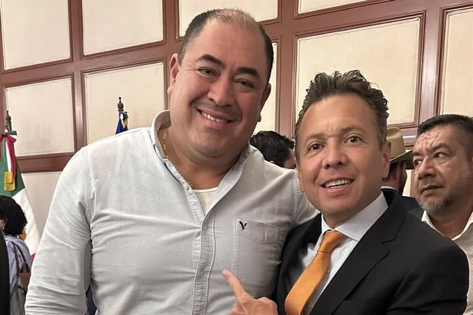 El Alcalde de Teuchitlán, José Murguía, y el Gobernador de Jalisco, Pablo Lemus.