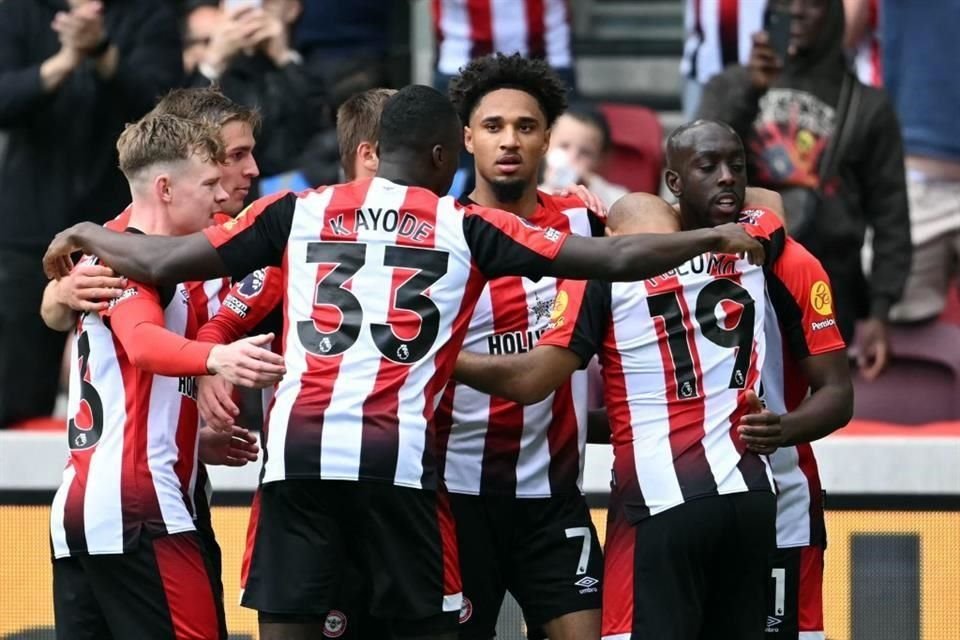 Brentford le regaló a su afición una espectacular remontada.