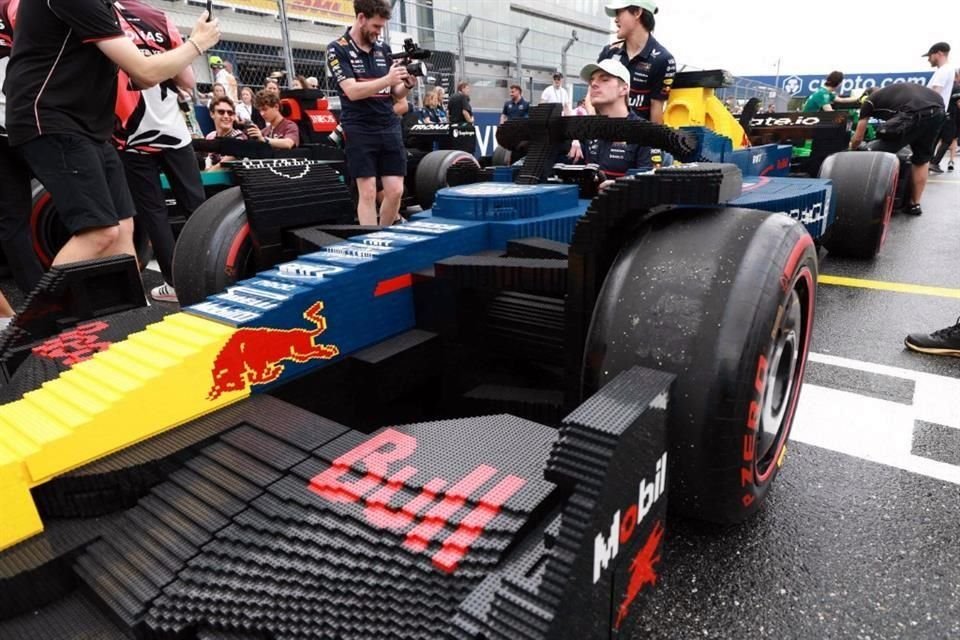 Max Verstappen fue el encargado de manejar el auto de Red Bull.