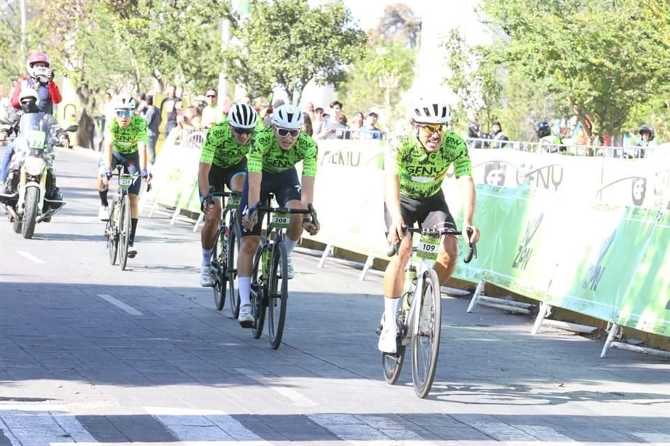 Gerardo Ulloa, ganador del GFNY Zapopan 2025.