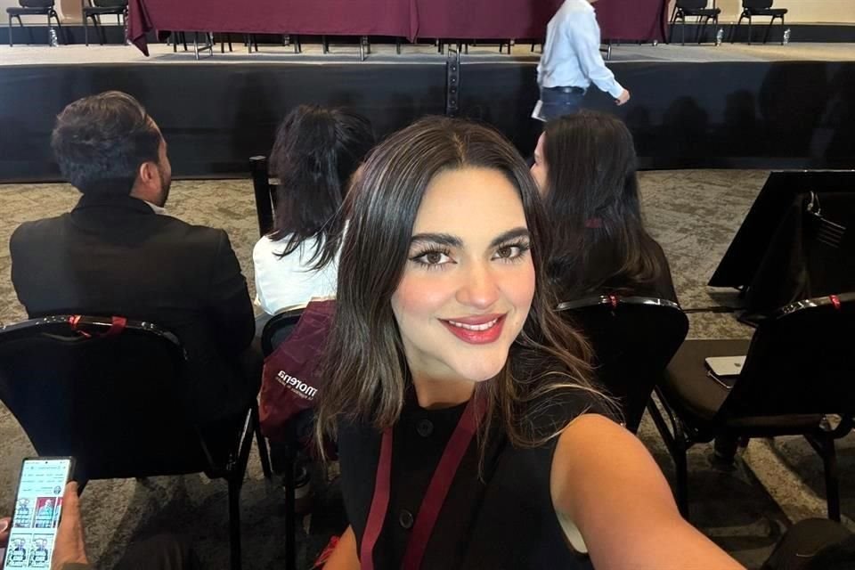 La legisladora morenista previo al inicio de los trabajos del Consejo Nacional.