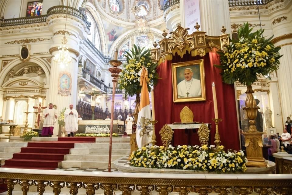 Exequias diocesanas por el papa Francisco.