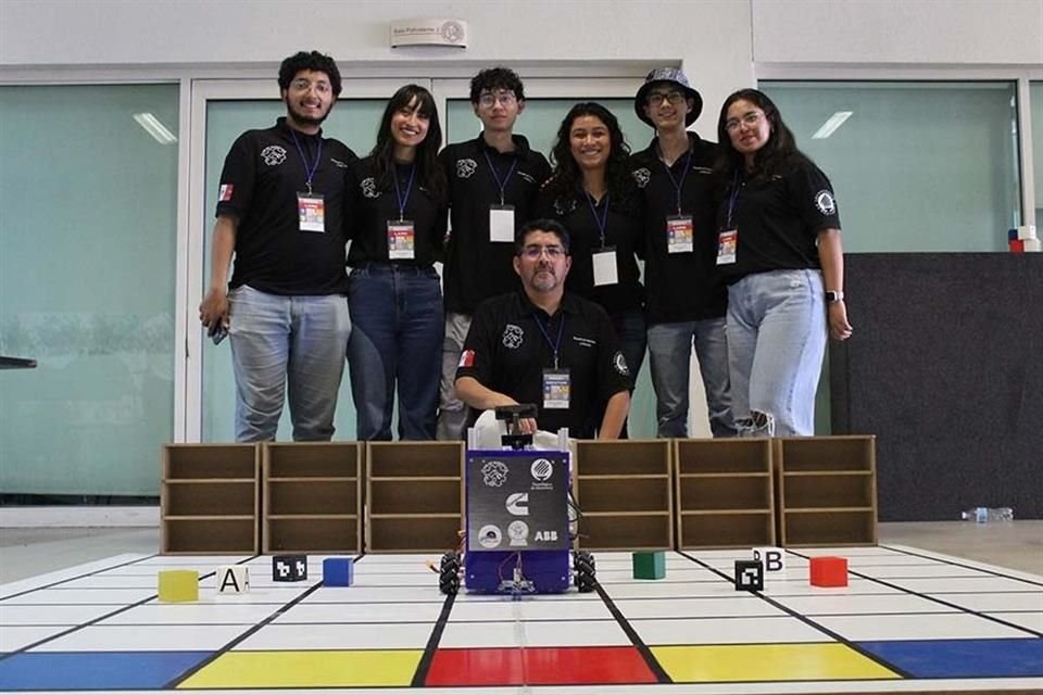 With Wall-E, students from the Tec de Monterrey San Luis Potosí campus won the opportunity to compete in a regional competition last year in this same tournament.