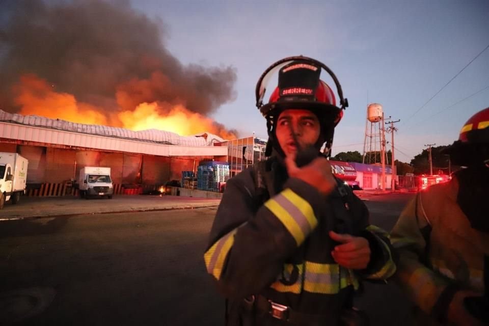 Incendio en zona industrial de Guadalajara.