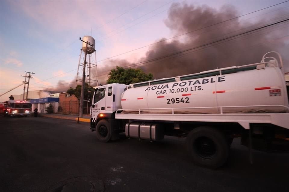 Incendio en zona industrial de Guadalajara.
