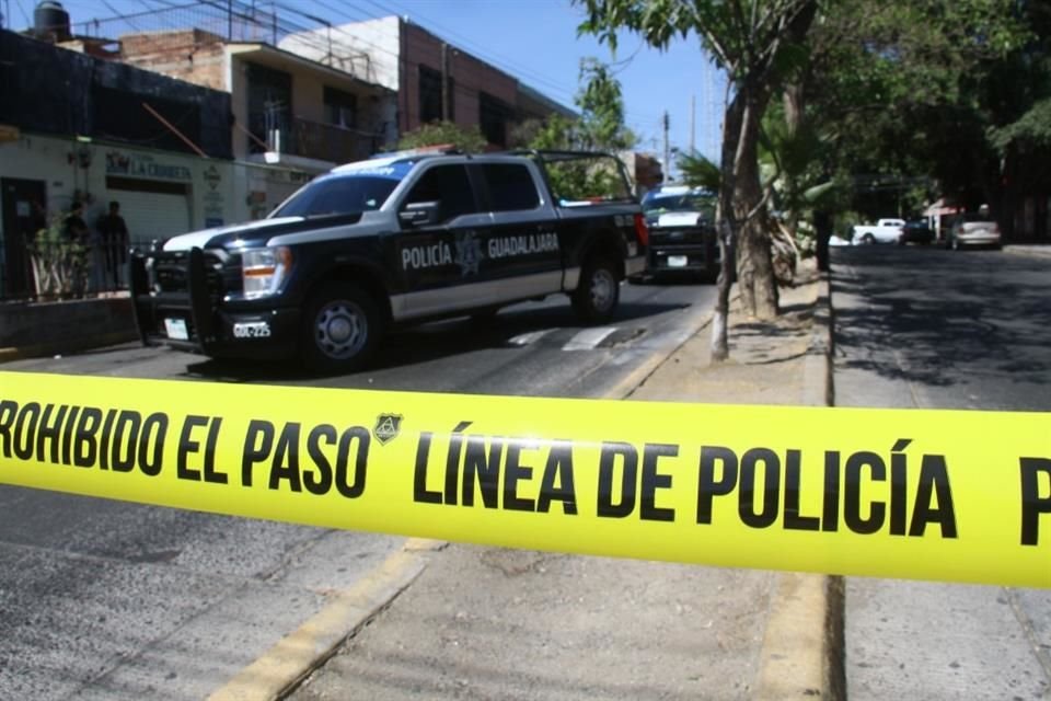 Los seis individuos fueron detenidos y las autoridades señalaron que algunos de ellos ya cuentan con antecedentes por diversos delitos.