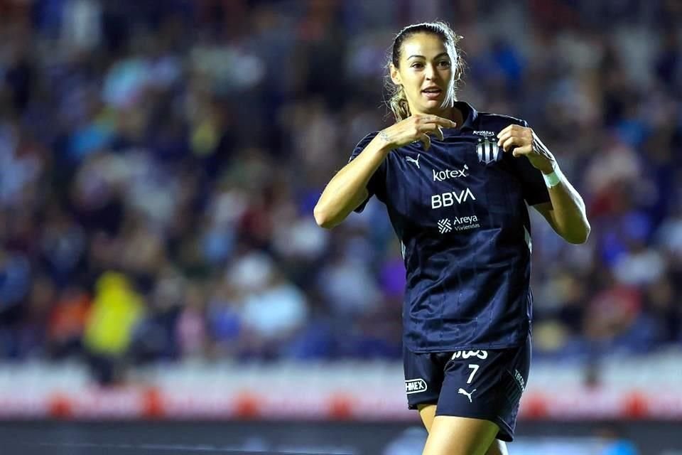 Christina Burkenroad silenció el Estadio Hidalgo con su gol.