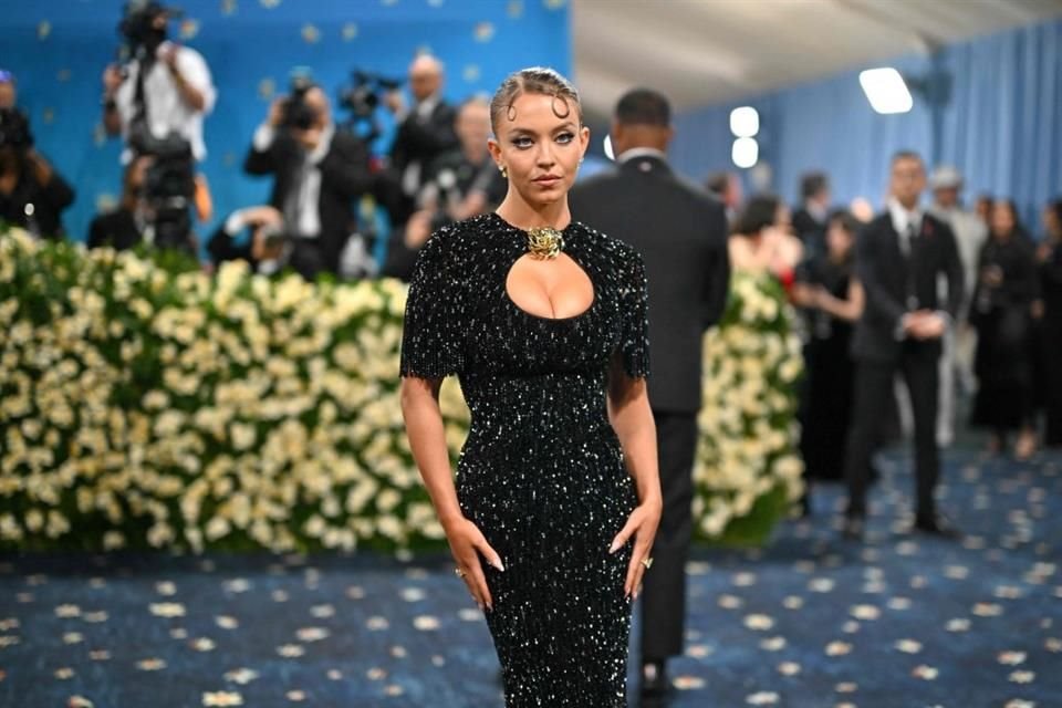 Sydney Sweeney eligió un atuendo Miu Miu.
