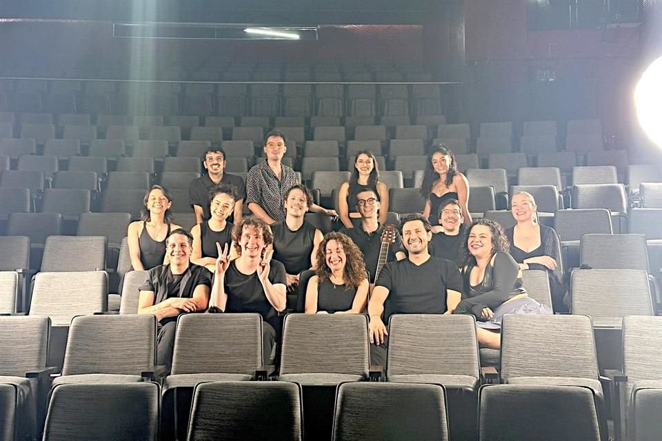 La obra de Omar Olvera, ambientada en México de 1968 y con canciones de Joan Manuel Serrat, se estrena el 20 de mayo en el Teatro Libanés.