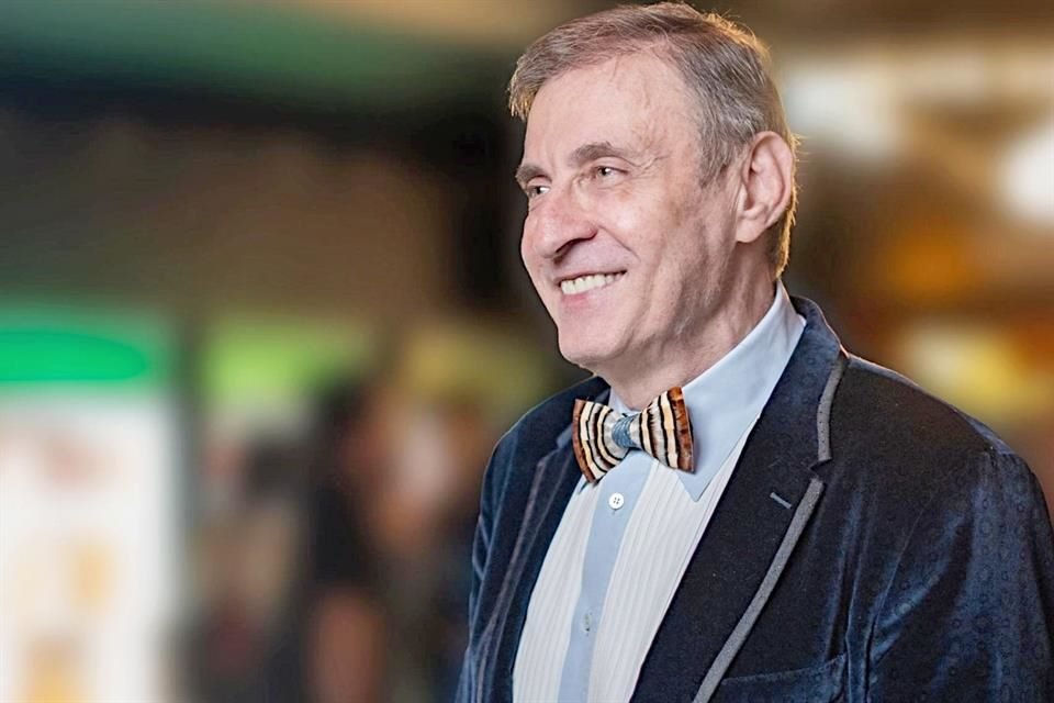 Morris Gilbert celebra 50 años como productor teatral en México con el drama musical 'Para la Libertad: México 68' en el circuito comercial.