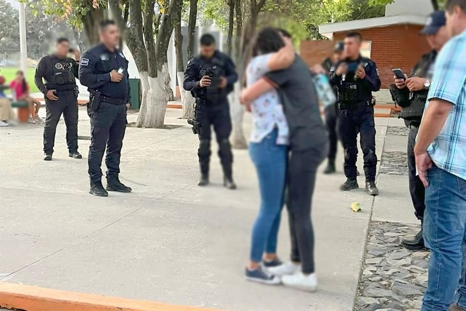 Otro caso de secuestro virtual fue frustrado por la Policía de Tlajomulco, que localizó y entregó a sus familiares a una adolescente.