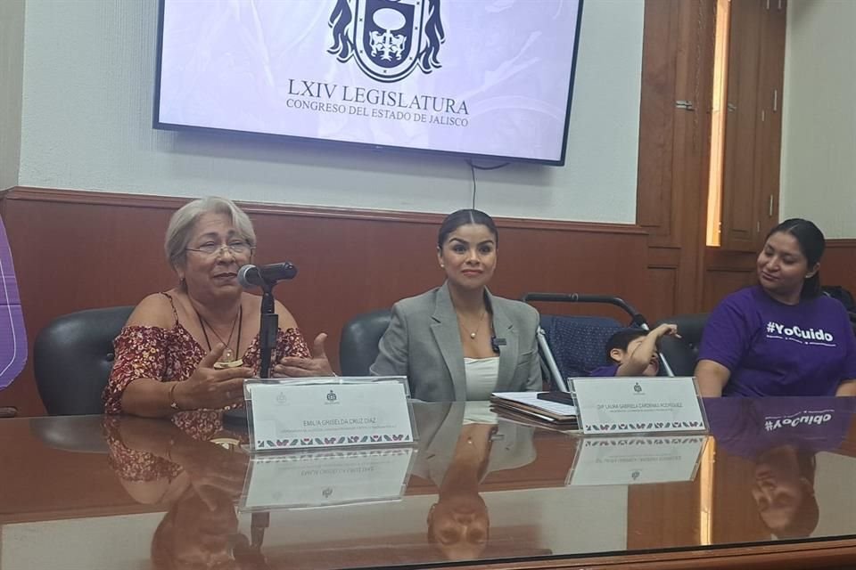 Gabriela Cárdenas, diputada de MC, junto a la agrupación Yo Cuido, busca que los Municipios de Jalisco establezcan reglamentación para apoyar a personas cuidadoras.