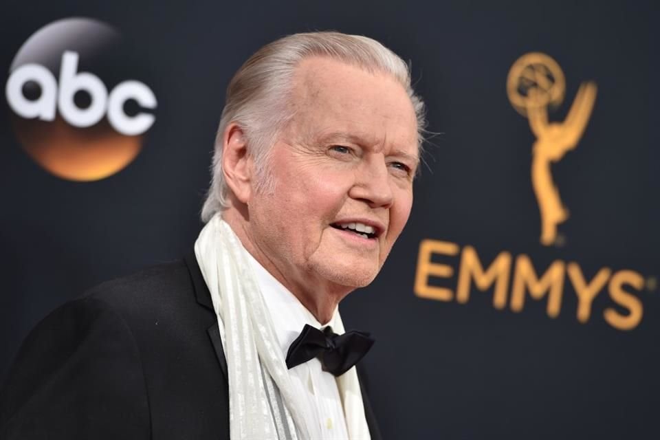 Jon Voight le recomendó a Donald Trump aranceles al cine extranjero para proteger Hollywood y revitalizar la industria en Estados Unidos.