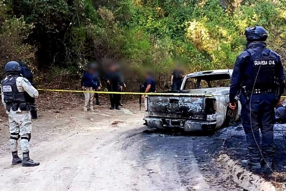 En diferentes puntos del municipio de Villa Madero, Michoacán, se localizaron seis cuerpos sin vida; tres de ellos calcinados dentro de una camioneta y, en otra ubicación, uno más decapitado.