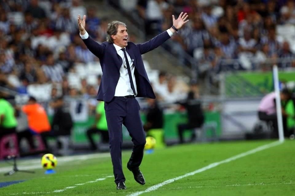 Guillermo Almada, técnico del Pachuca.