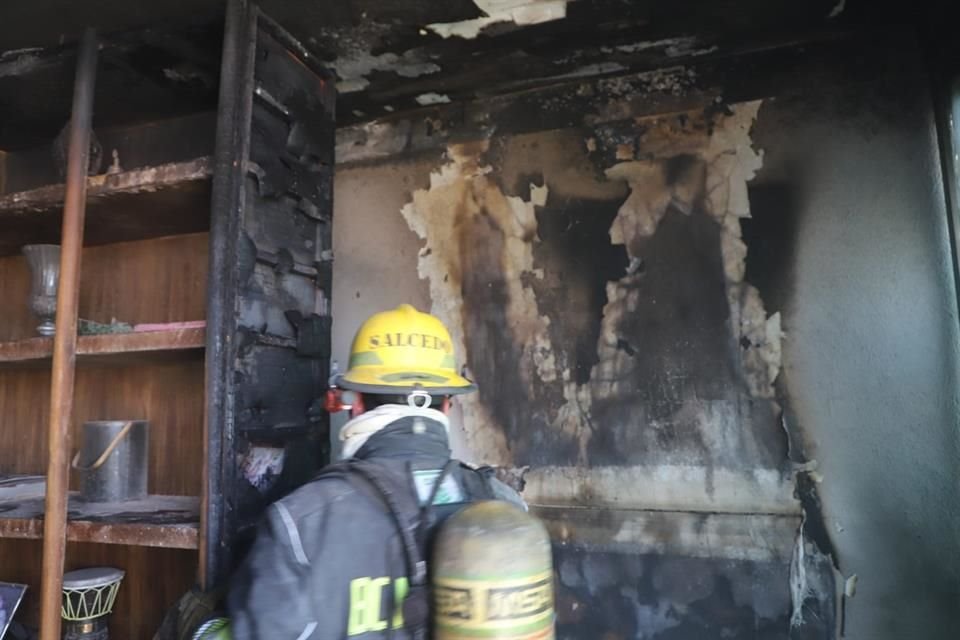 Tras un incendio en un departamento en la Colonia Prados Providencia, en Guadalajara, 23 personas fueron evacuadas; no hubo lesionados.