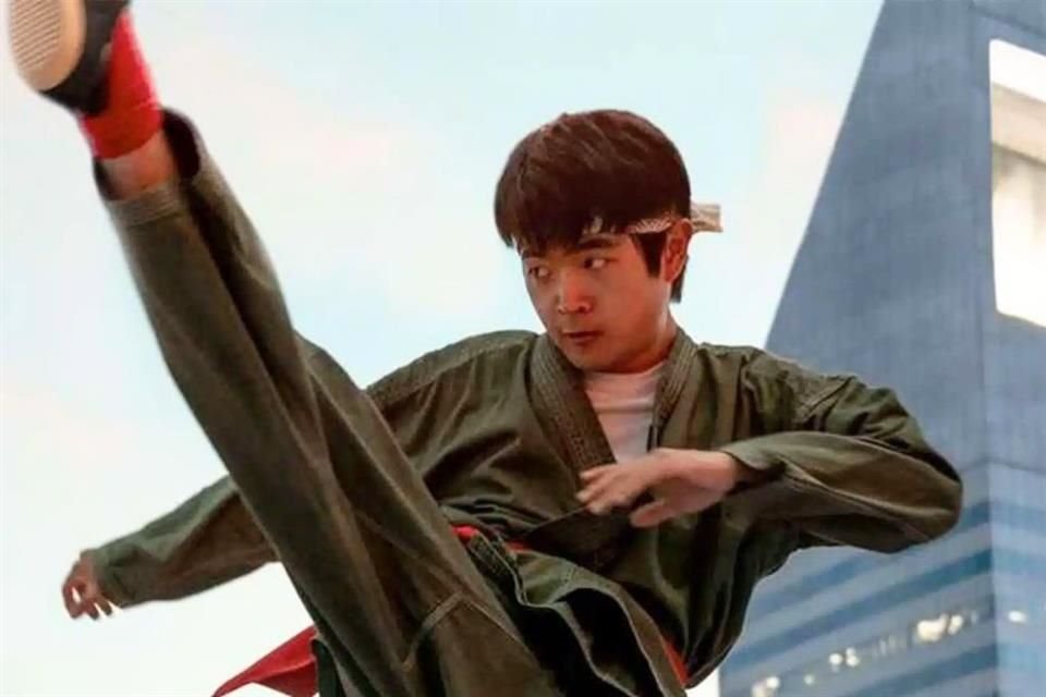 Esta película no es novedosa, pero sí empatiza con la audiencia. Y es que la nostalgia, es una fuente inagotable... y poderosa.