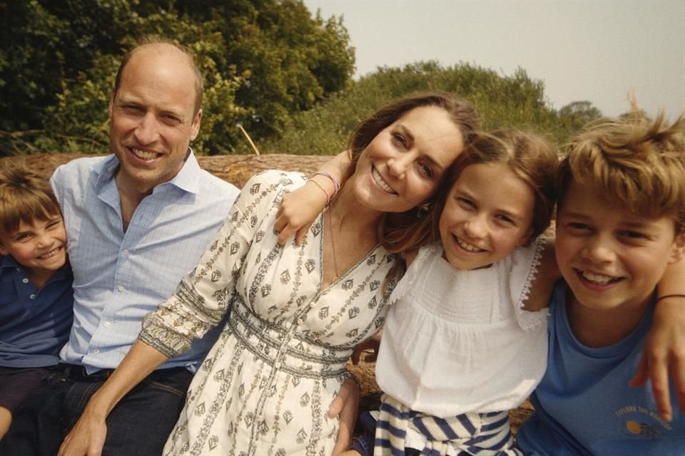 Para que su hija Carlota no se sienta como el 'reemplazo' del heredero al trono, Guillermo y Kate la han estado preparando para su futuro.
