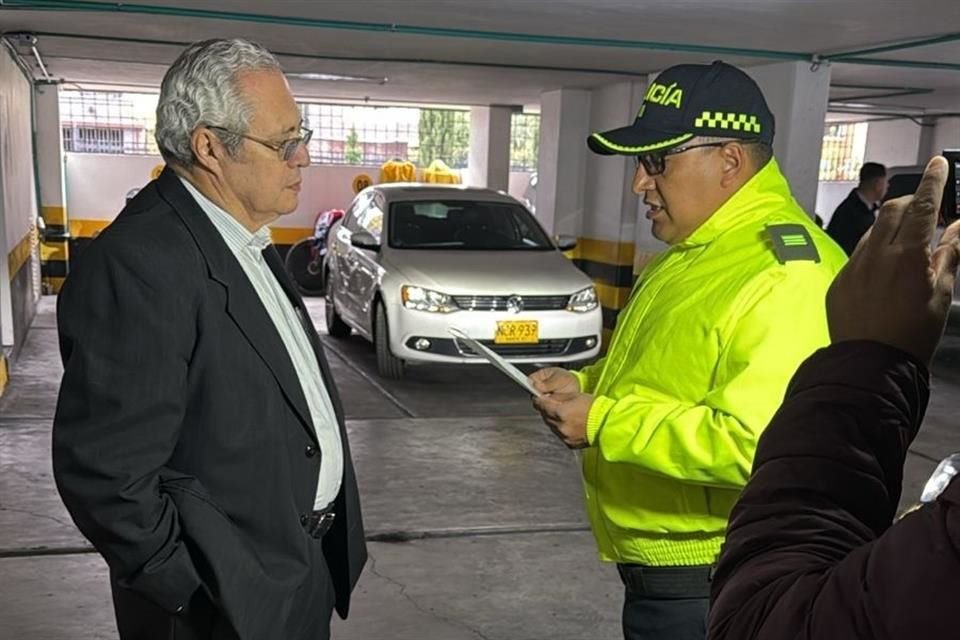 El ex presidente del senado de Colombia, Iván Name, fue detenido por autoridades.