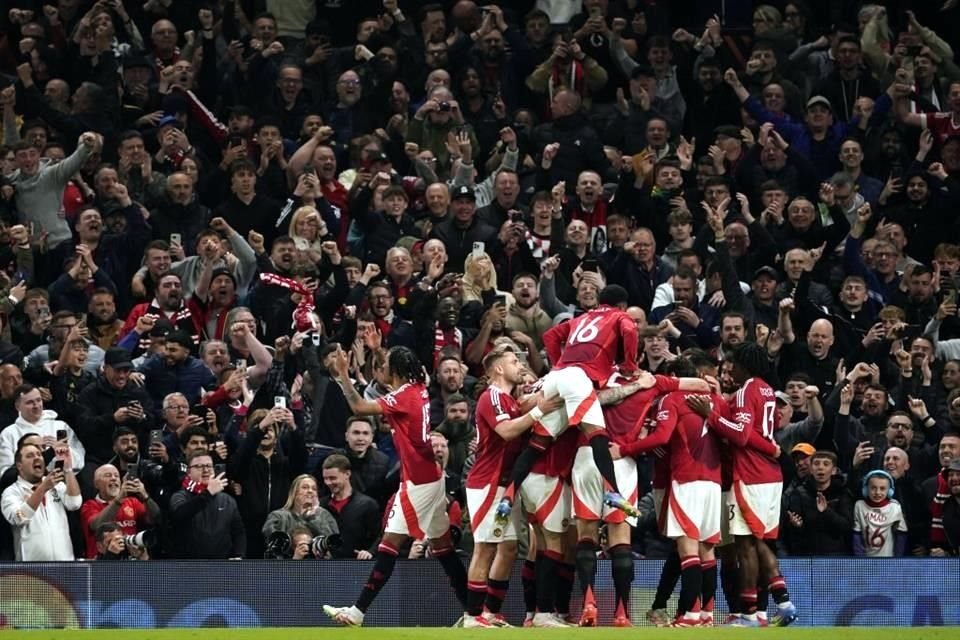 De ganar el título, el United jugará la próxima Champions League.