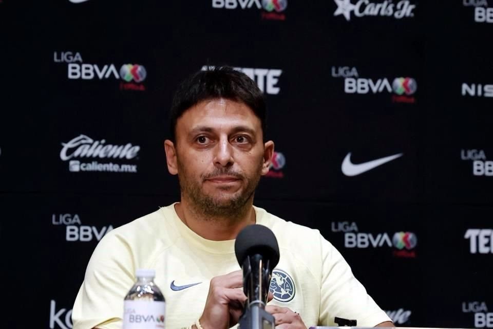 Ángel Villacampa sabe de la peligrosidad de la delantera mexicana.