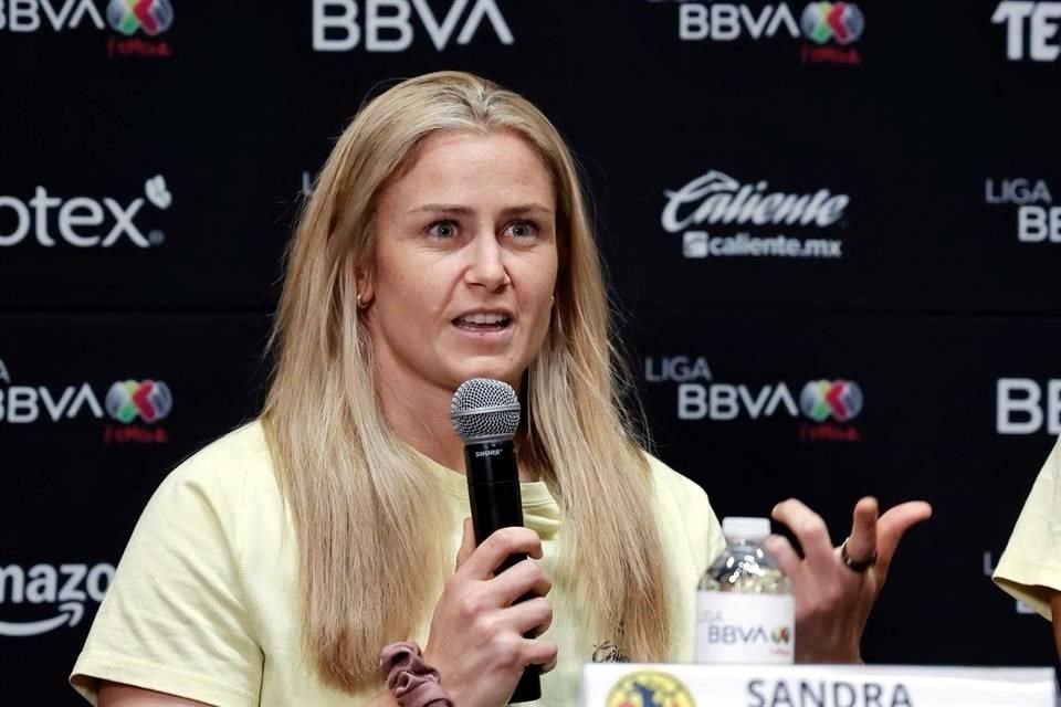 Sandra Paños mencionó que jugar una Final a dos partidos es algo nuevo para ella.
