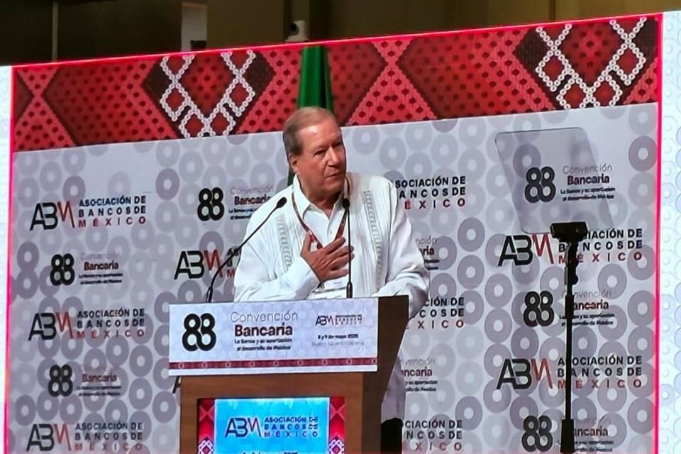 Julio Carranza Bolívar, presidente de la Asociación de Bancos de México (ABM), en la Sesión Plenaria de la 88 Convención Bancaria, que se realiza en Nuevo Nayarit.