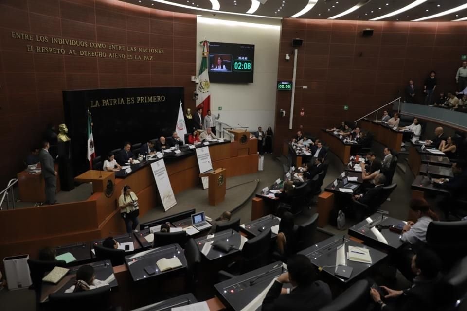 En conversatorio sobre Ley de Telecomunicaciones, ponentes alertaron de excesiva concentración de poder de Agencia de Transformación Digital.