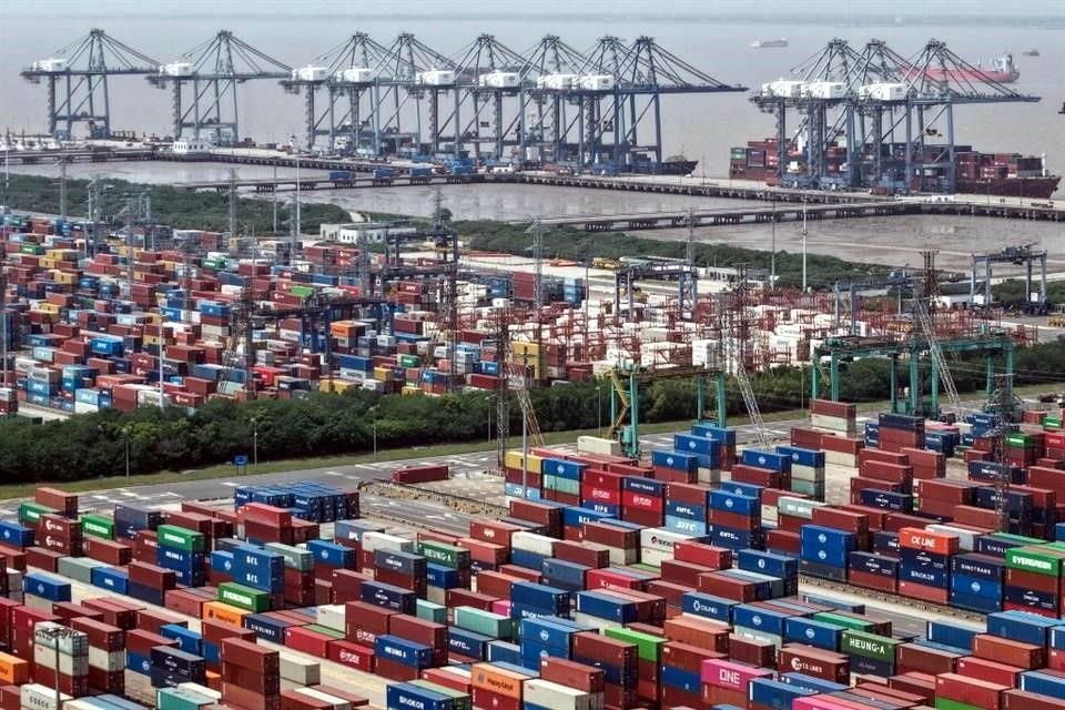En su ofensiva arancelaria global, el Presidente Donald Trump impuso nuevas tarifas del 145 por ciento a muchos productos de China, que replicó con gravámenes del 125 por ciento a las importaciones del país norteamericano.