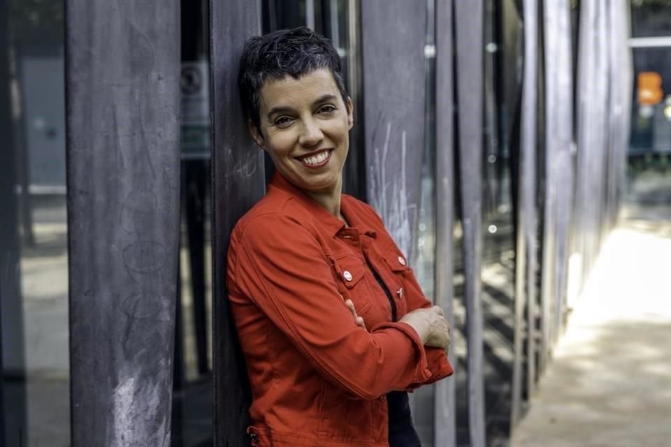 La autora Esther Vivas explora las ambivalencias en el acto de maternar.