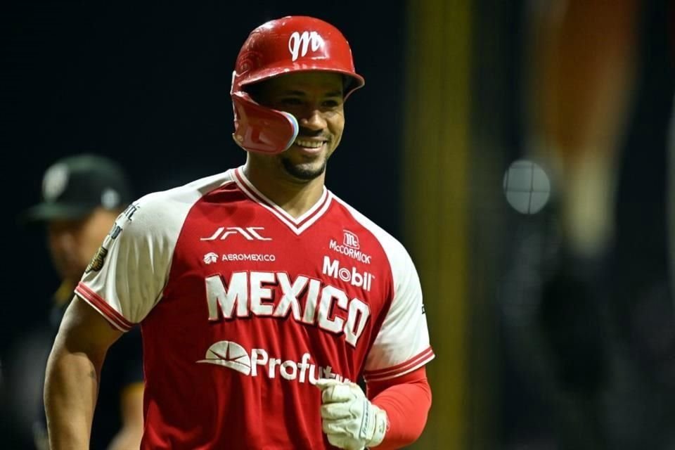Los Diablos Rojos volaron tres veces la pelota y se quedaron con la victoria sobre los Piratas en un juego pasado por lluvia.