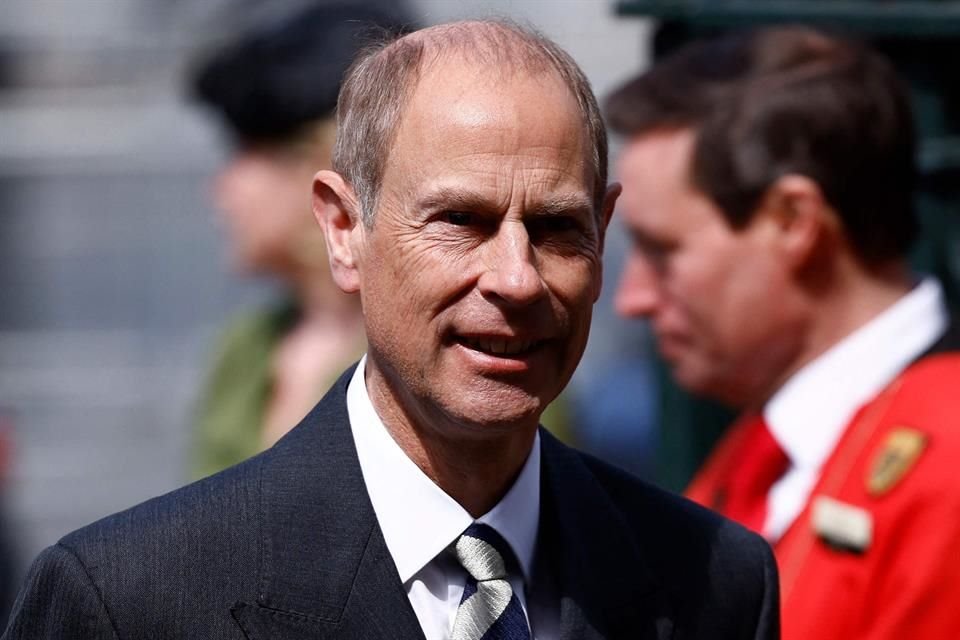 En su lugar, el monarca enviará al Duque de Edimburgo, el Príncipe Eduardo, para representar oficialmente a la monarquía británica durante el evento religioso.