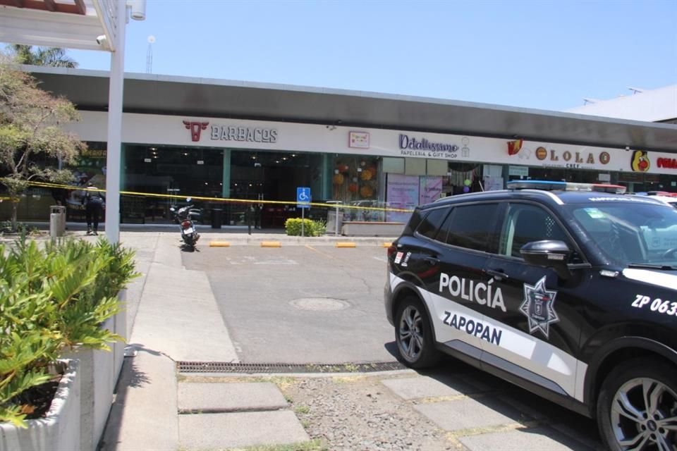 Un comensal de un negocio de tacos fue atacado a balazos mientras desayunaba en la Colonia Jardín Real, en Zapopan.