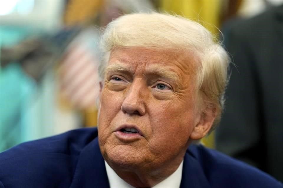 Donald Trump saludó 'reinicio total' en las relaciones comerciales entre EU y China, al término del primer día de conversaciones en Suiza.