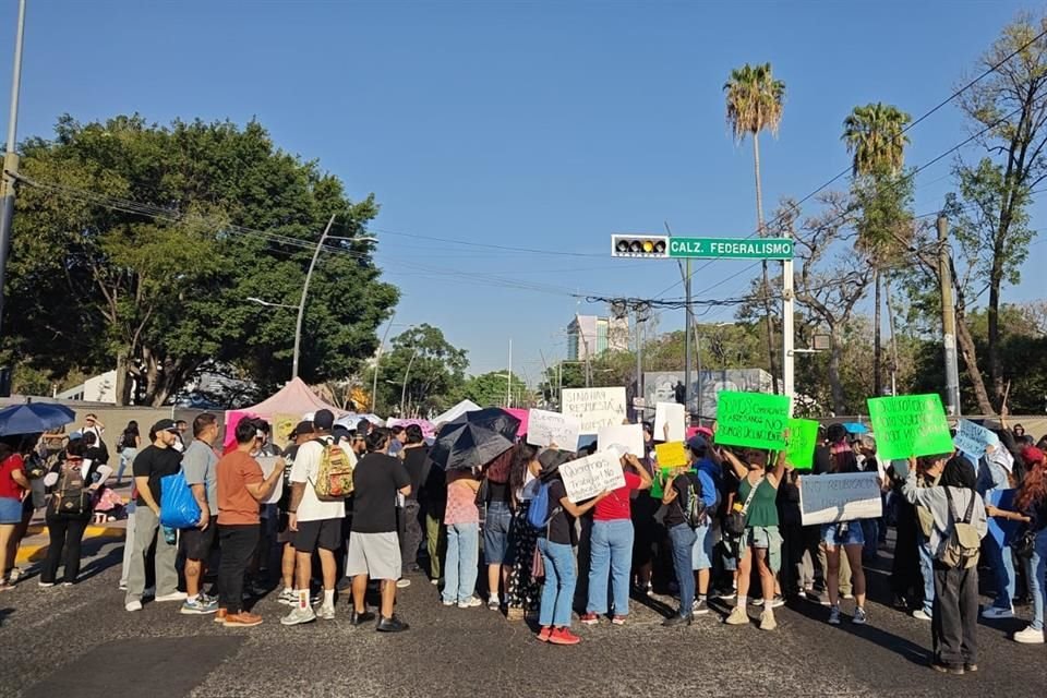 El Tianguis del Parque Rojo comenzó haca casi cinco años, sin embargo, sus inicios fueron como un punto de entrega para muchas mujeres.