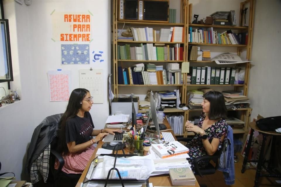 Zaira Moreno und Nancy Sepúlveda aus dem Verwaltungsbereich.