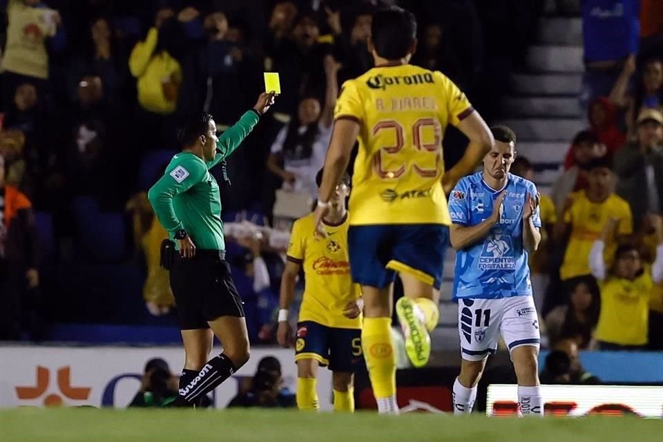 Idrissi se fue expulsado por doble amarilla.