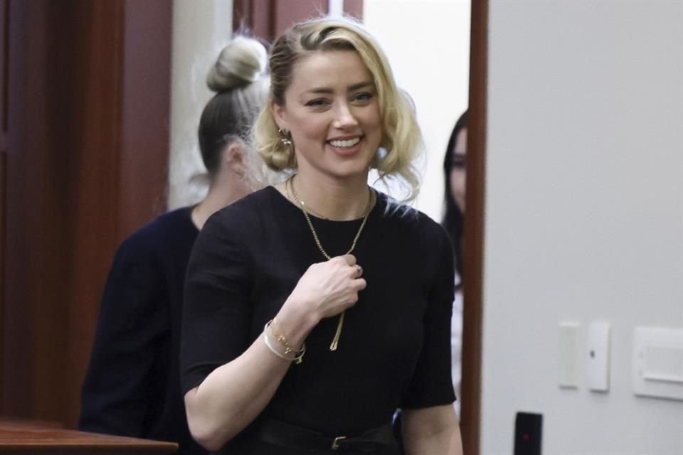 Sorprende Amber Heard a sus fans al revelar que se convirtió en madre de gemelos tras varios problemas de fertilidad.