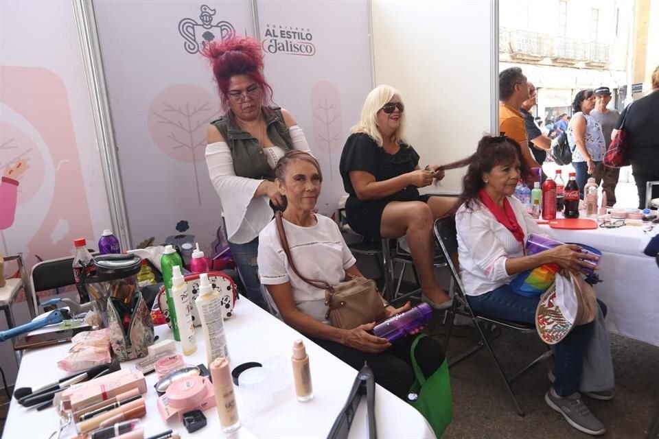 Festejan a las mamás tapatías.