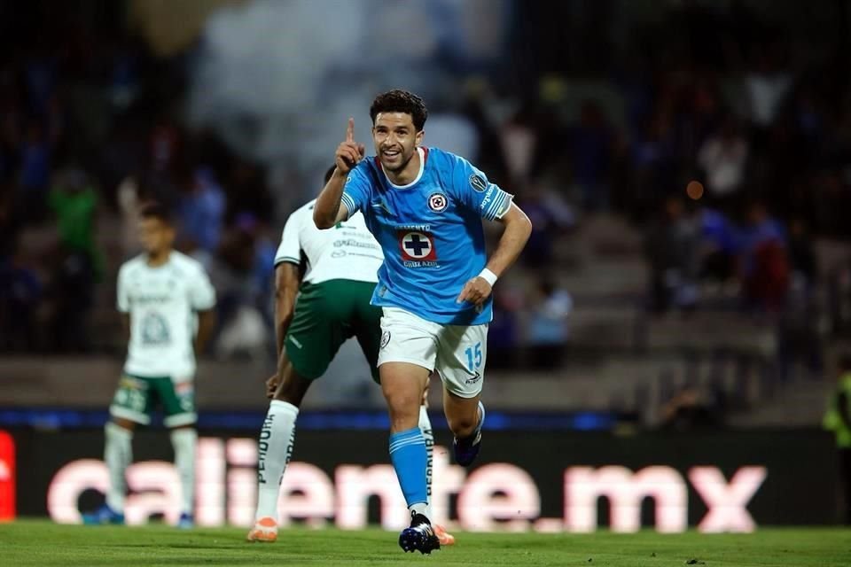 Con gol de Ignacio Rivero y autogol de Rodrigo Echevarría, Cruz Azul doblegó al León y se instaló en Semifinales, donde los espera el América.
