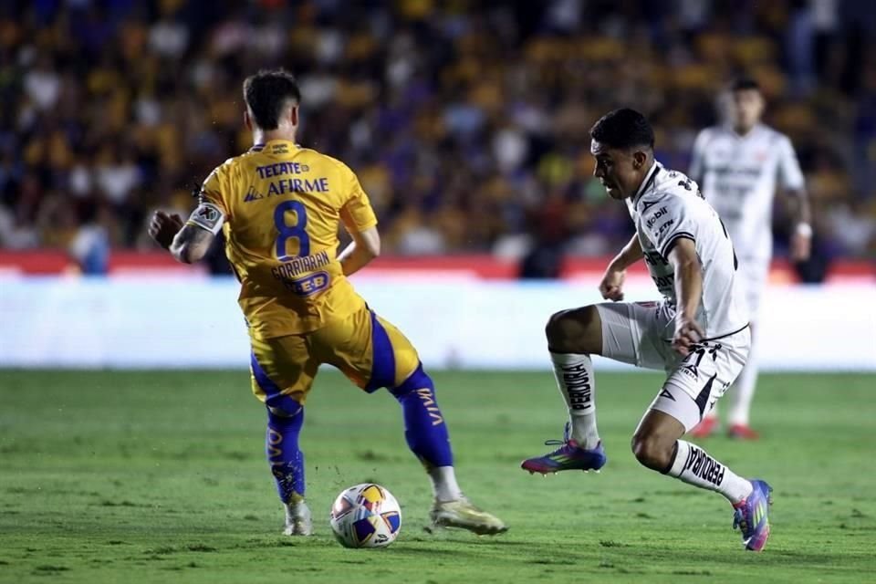 El primer tiempo resultó muy cerrado.