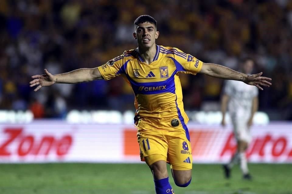 Así festejó Juan Brunetta el 1-0 a favor de Tigres, tras un remate de pierna derecha.
