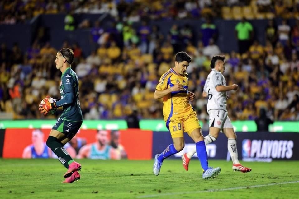 Nico Ibáñez sigue sin encontrar el gol.